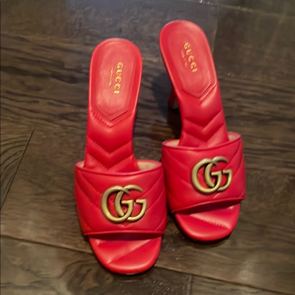 Gucci Red Slide Heels with Gold Double Ring Accent